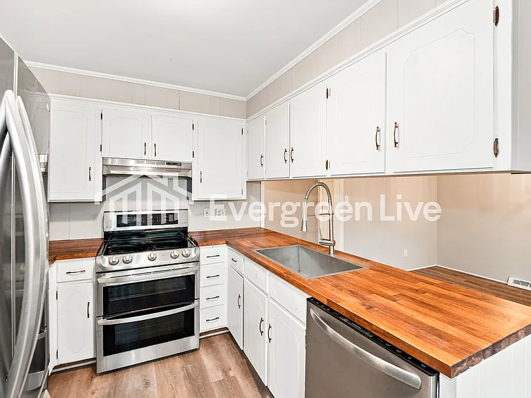 3937 Belshire Ln — Photo 5
