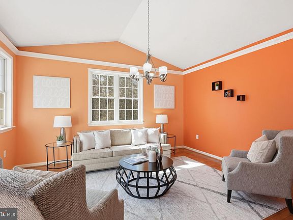 4th image of 7 Viking Ln
