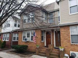 7040 67th St, Ridgewood, NY 11385