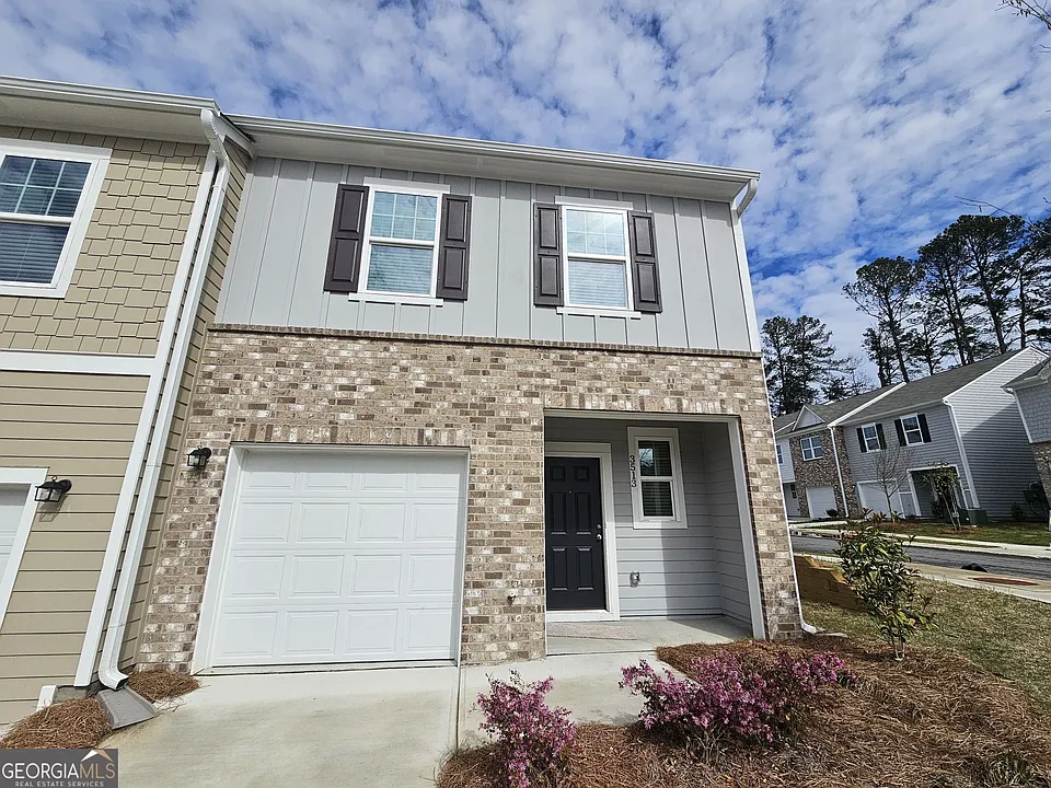 3513 Condor Ct SW