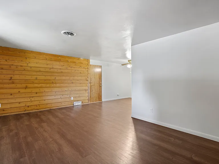 680 Borah Ave — Photo 9