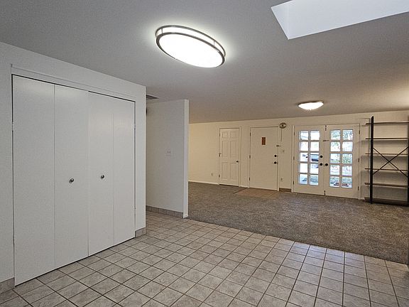 5th image of 2725 N Hazel Ct
