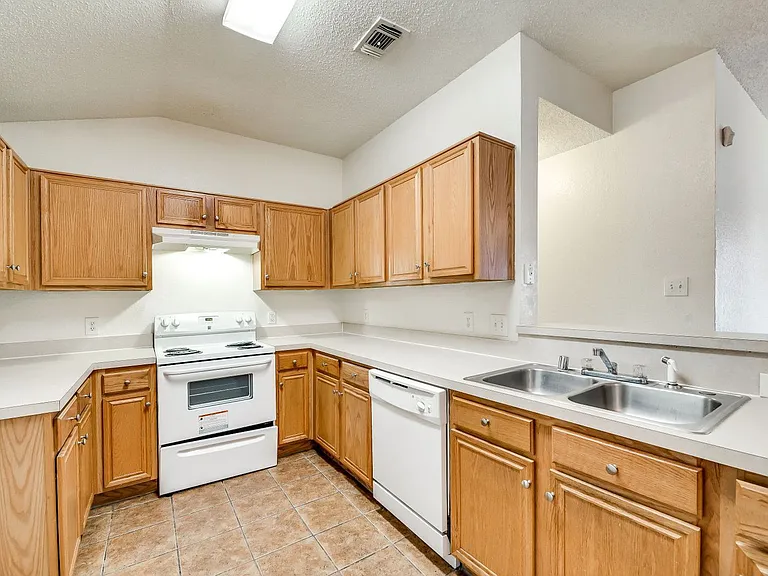 10340 Blackjack Oaks Dr — Photo 6