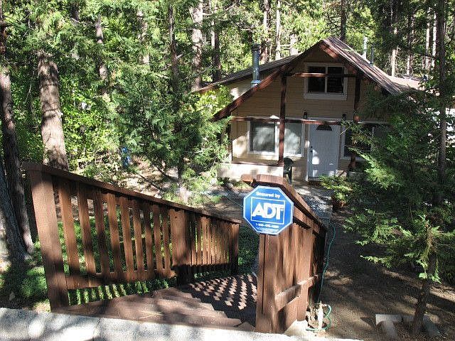 New front floating stair