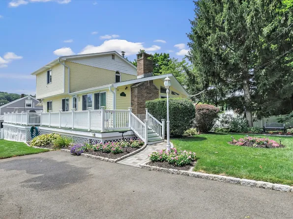 24 Grove Avenue, Derby, CT 06418