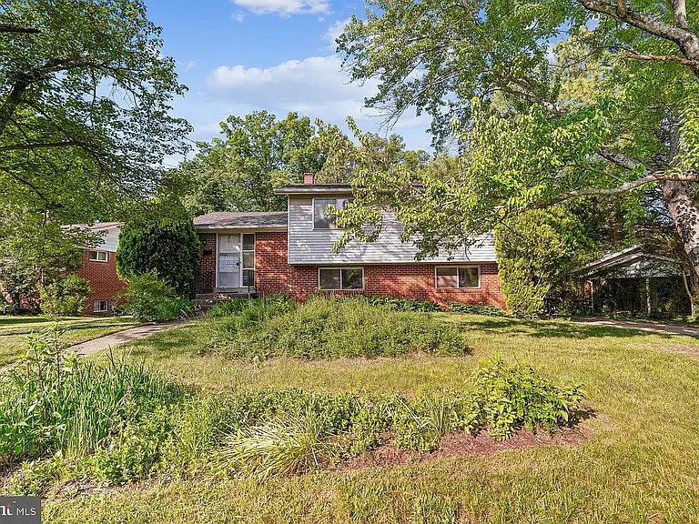 7608 Wellesley Dr — Photo 1