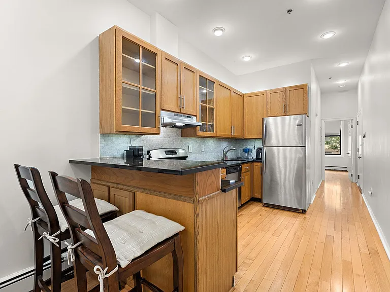 805 Park Ave #1R — Photo 4