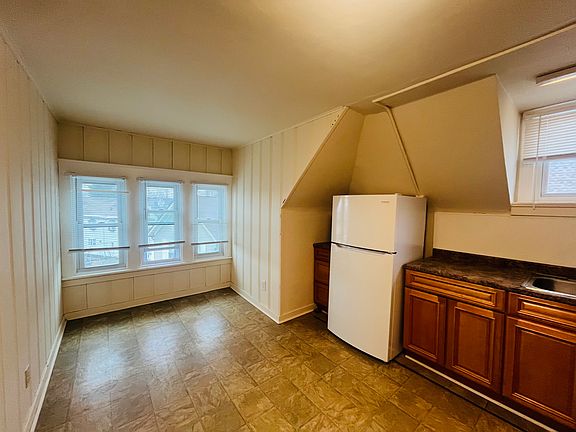 5th image of 432 Richmond Ave #5