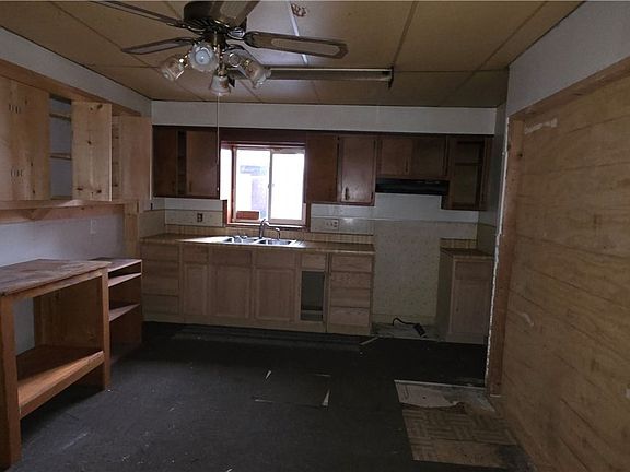 3rd image of 269 Union St