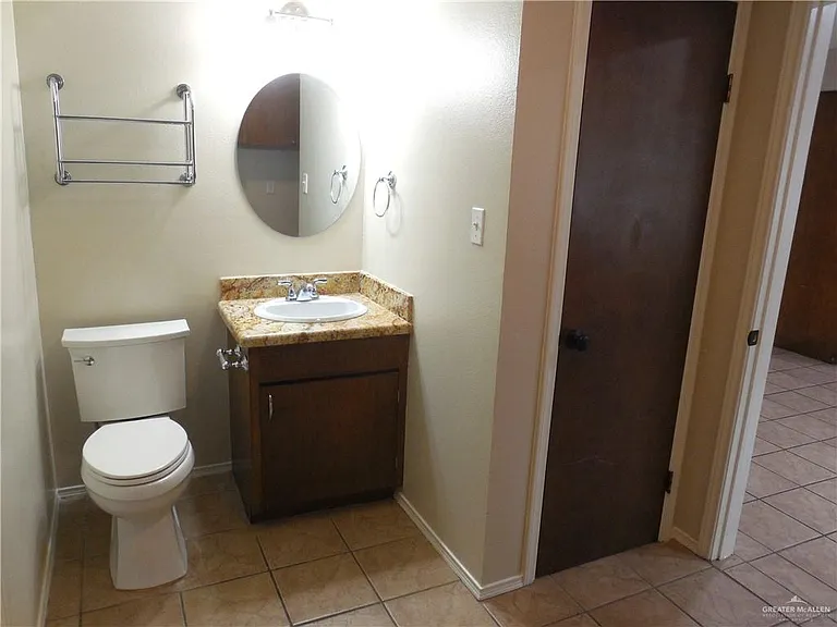 118 E Iris Ave — Photo 12