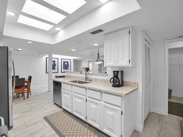 8095 E Via Del Desierto — Photo 14