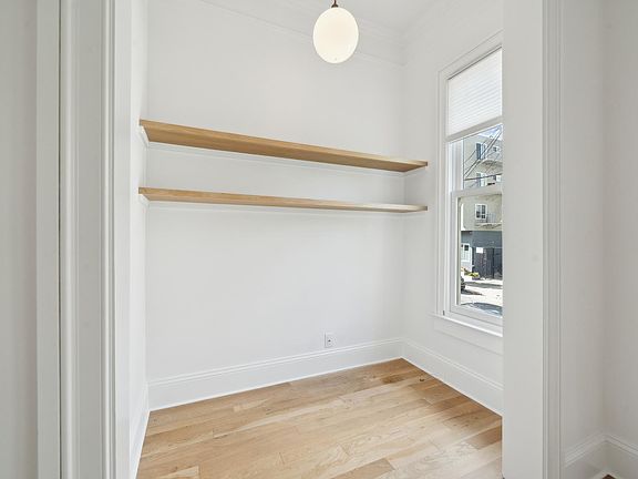5th image of 221 Chattanooga St