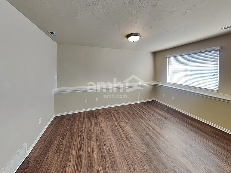 1673 W 1500 S — Photo 7