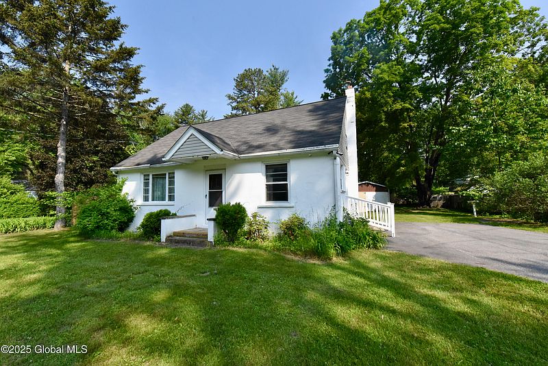 3rd image of 102 Willow Street