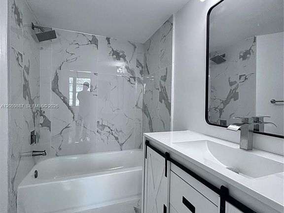 5th image of 212 Lake Pointe Dr APT 107