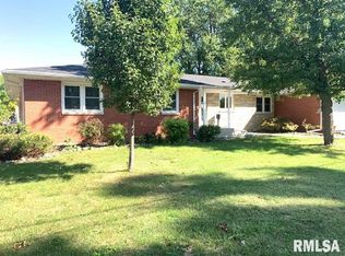 1224 Sportsman Dr, Taylorville, IL 62568