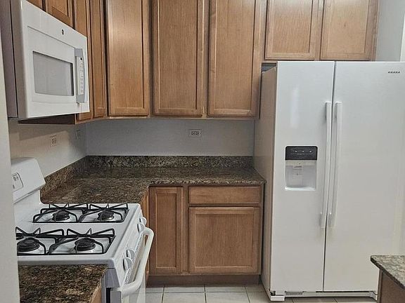 5th image of 1950 Farnsworth Ln Unit 104