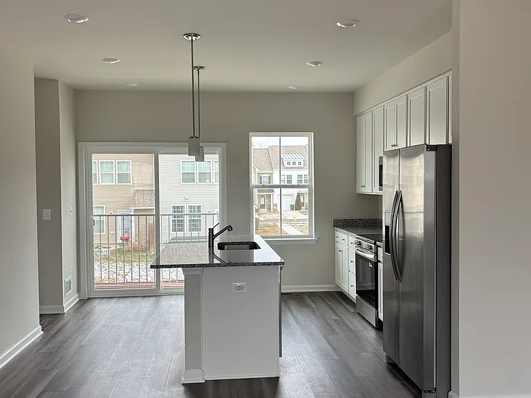129 Brashear Ct — Photo 3
