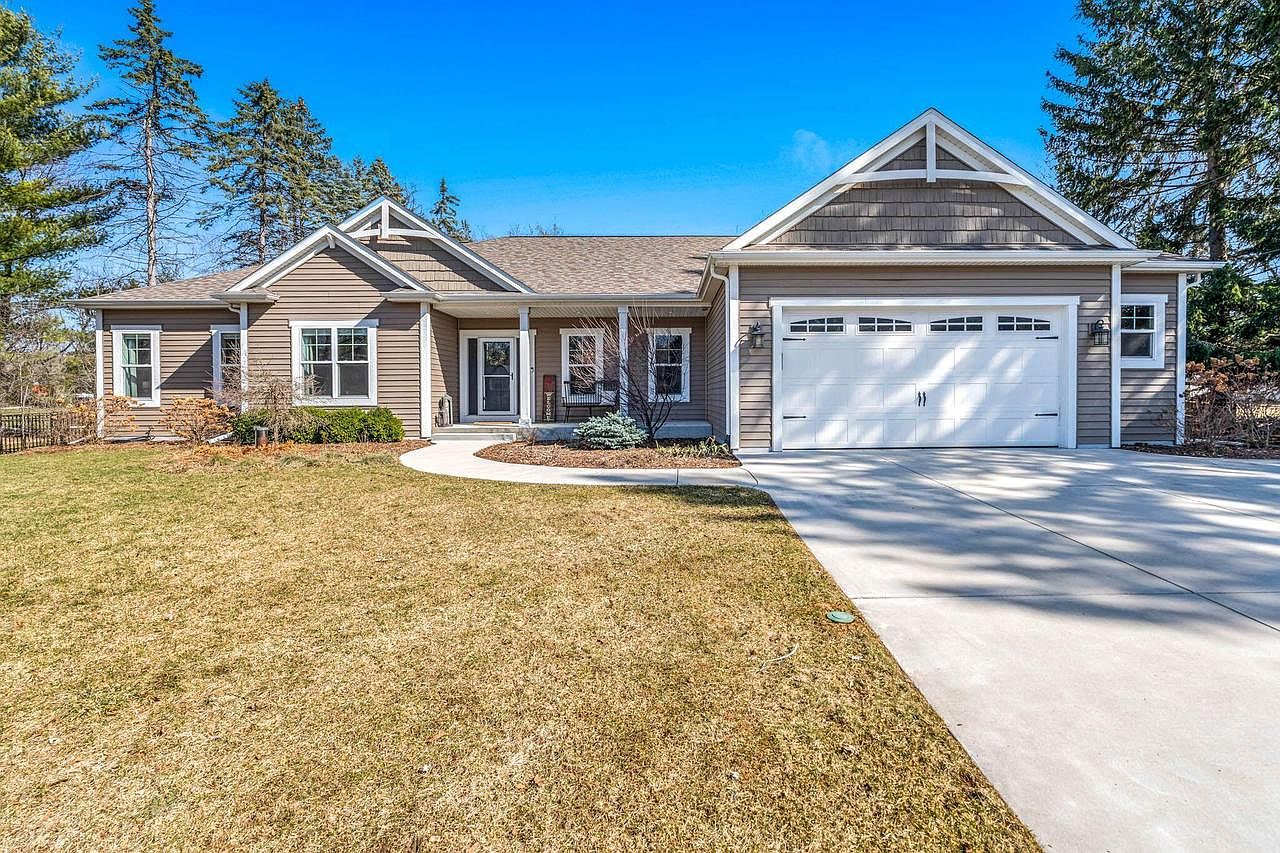 W294N6838 Lynwood DRIVE, Town Of Merton, WI 53029 Zillow