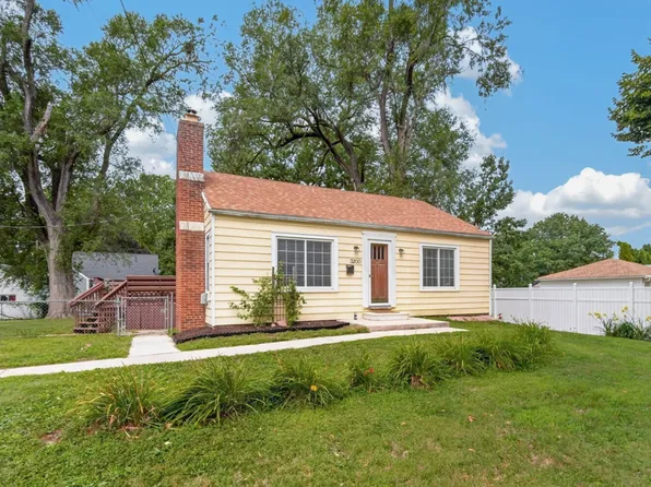 3200 47th St, Des Moines, IA 50310