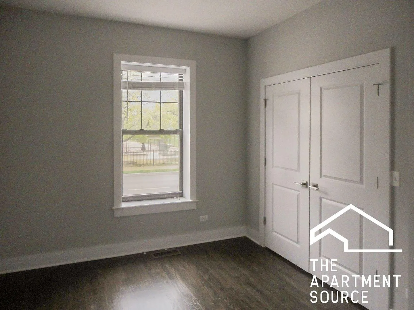 Roscoe Village Duplex 3 Bed 2 Bath — Photo 3