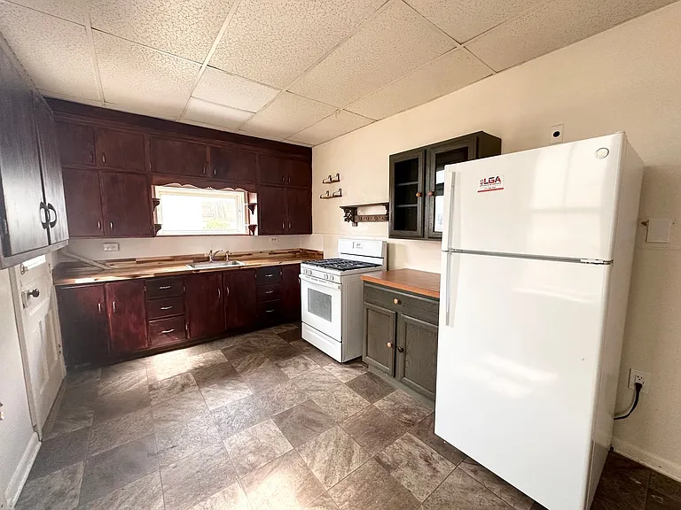 925 W College Ave — Photo 1