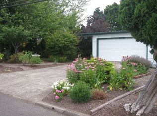 1240 E St, Independence, OR 97351