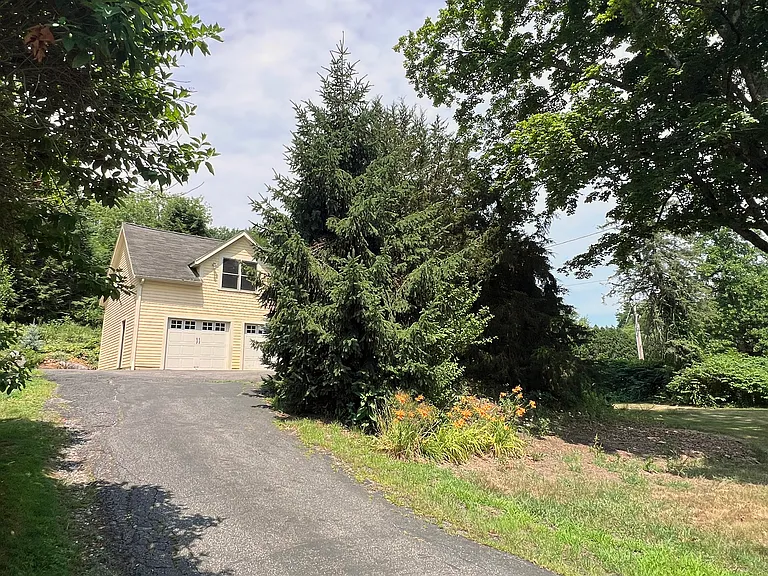 10 W Acton Rd — Photo 2