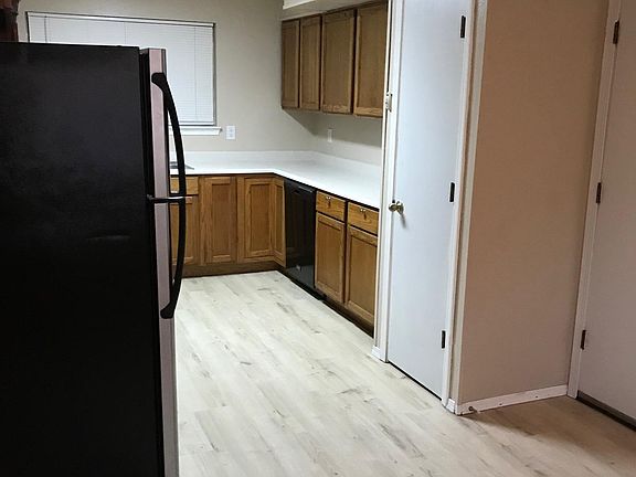3rd image of 8304 Tina Dr NE