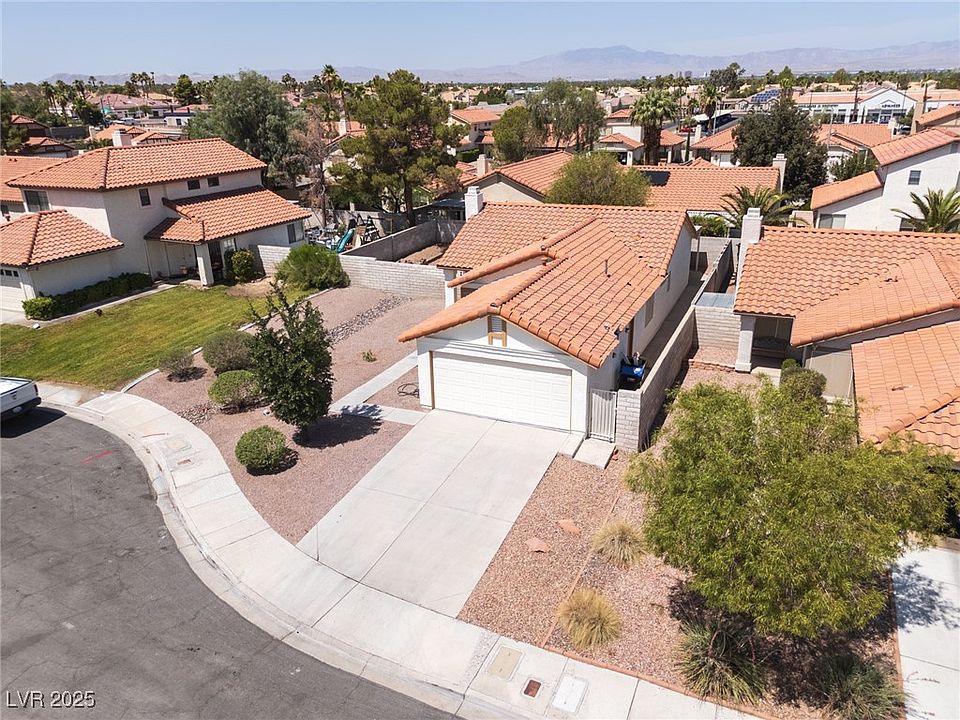 1st image of 317 Brent Ct