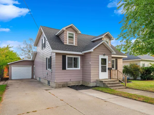 2504 16th Ave, Menominee, MI 49858