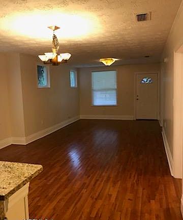 2nd image of 3139 Rosselle St