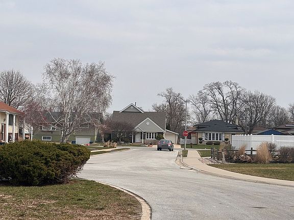 4th image of 13613 Short Dr