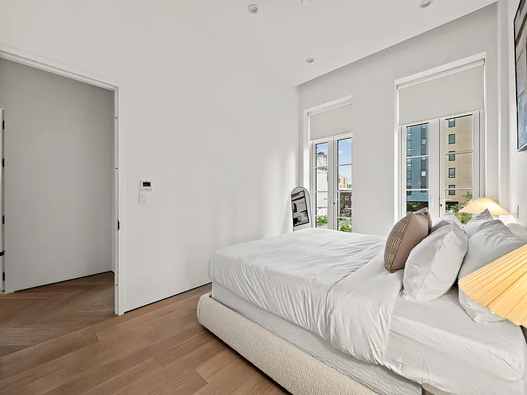 79 S 2nd St #PENTHOUSE — Photo 16