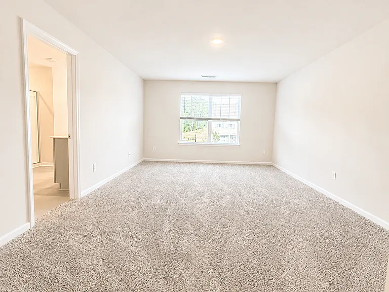 132 Scotsway Ct — Photo 7