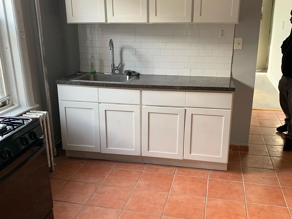 78 Oak St Yonkers NY Zillow