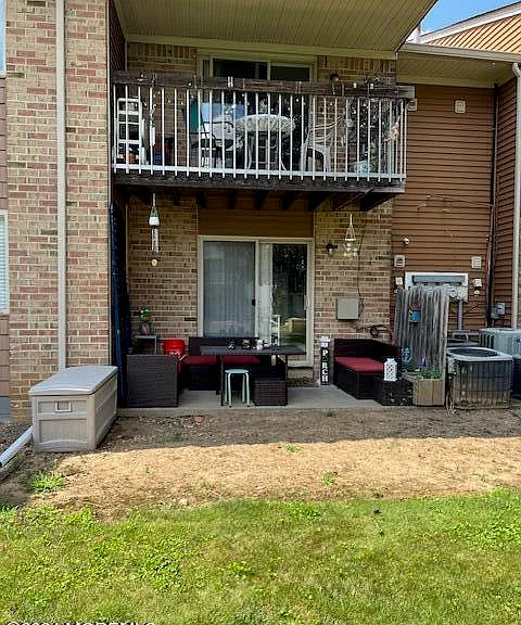 405 Cynthia Ct — Photo 10