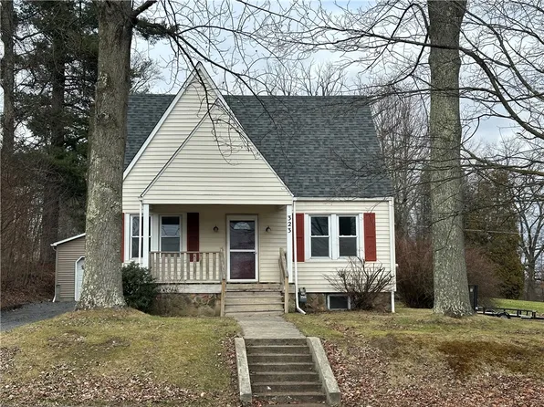 323 W Mercer St, Harrisville, PA 16038