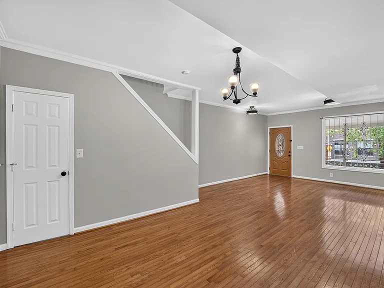 1004 Girard St NW — Photo 8