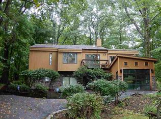 12 Ledgestone Rd, Troy, NY 12180