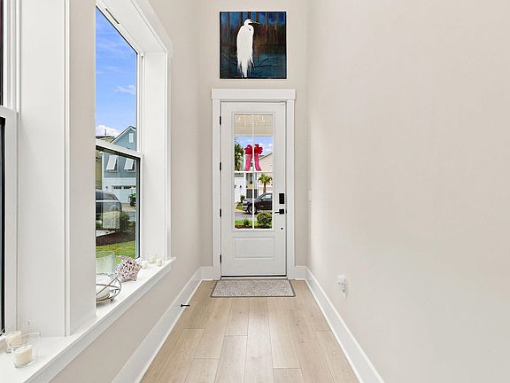 5th image of 512 9th Ave. S #6