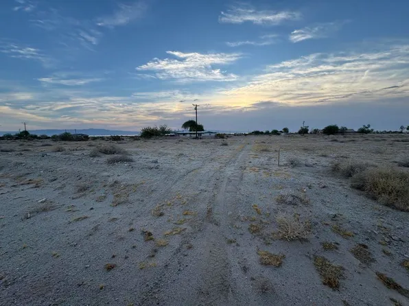 2350 Sea Port Ave, Thermal, CA 92274
