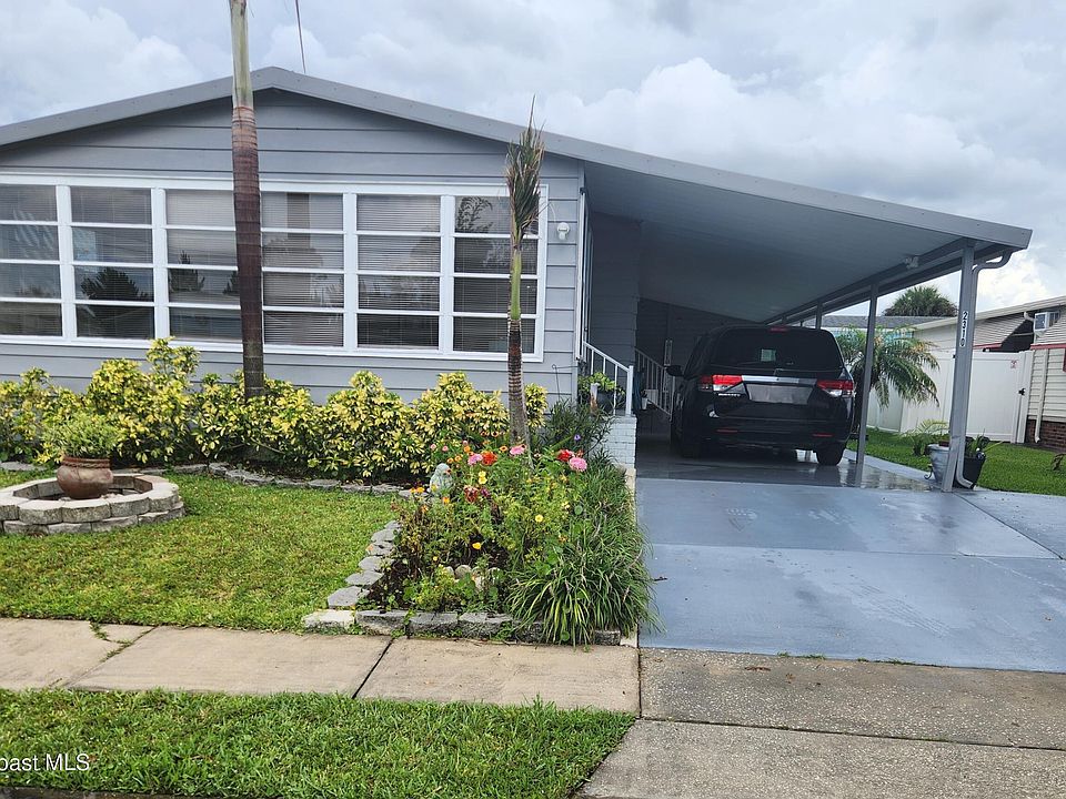 1st image of 2310 Coconut Palm Dr NE