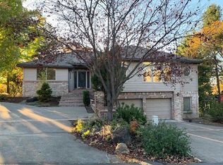 2589 Heritage Way, Medford, OR 97504