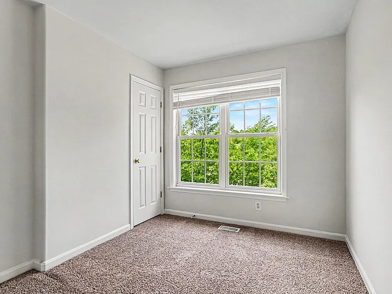 23043 Triple Crown Dr — Photo 26