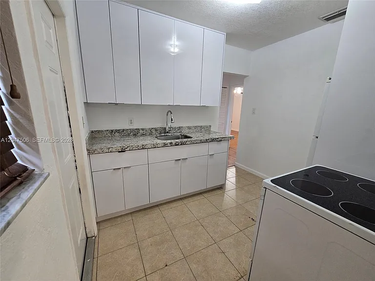 14901 NW 9th Ct — Photo 10