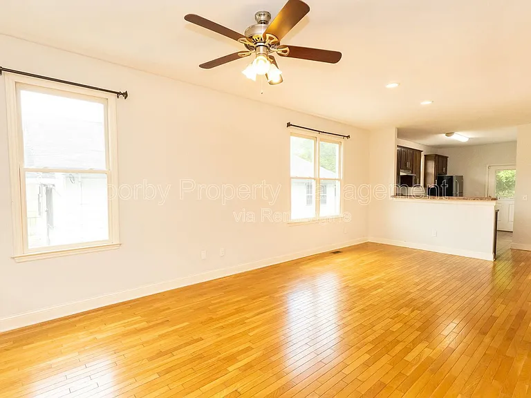 226 N Hickory St — Photo 11