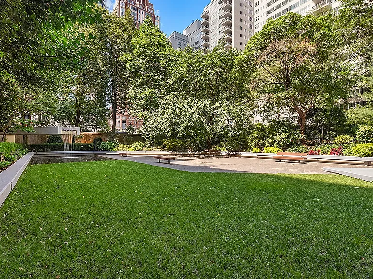220 E 65th St #9B — Photo 10