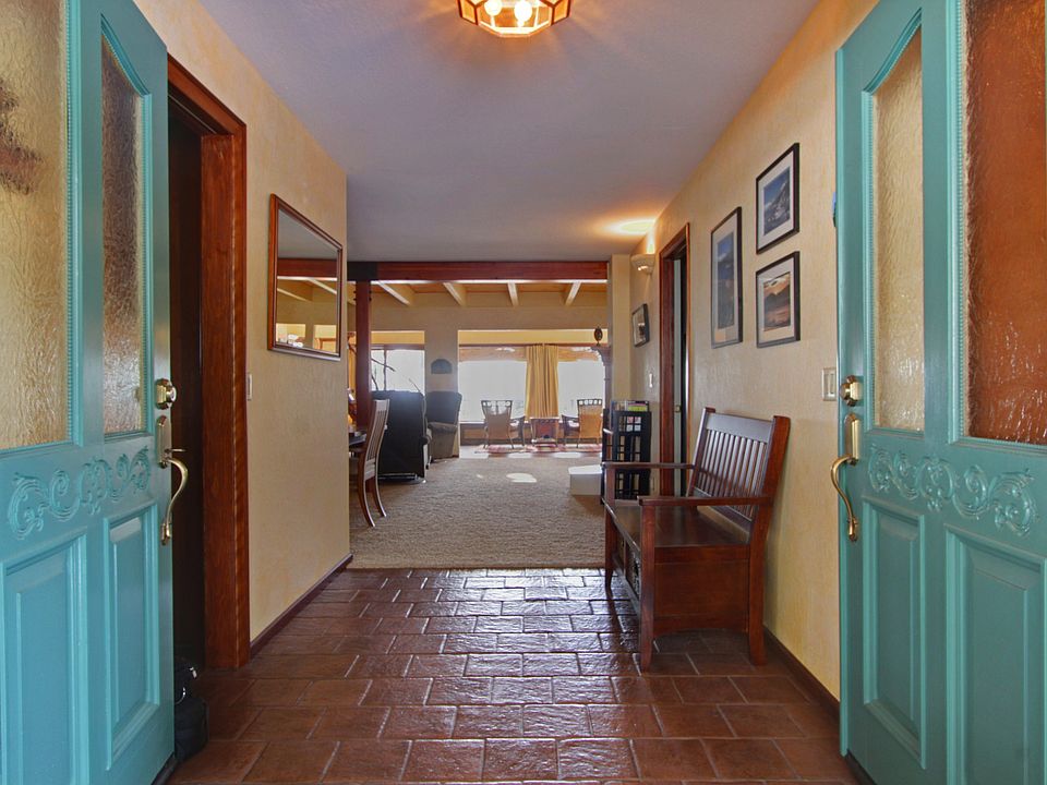 1st image of 725 Cristina Dr