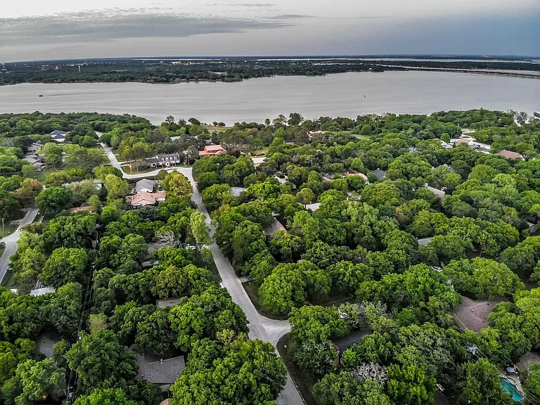 121 Lake Vis W — Photo 38